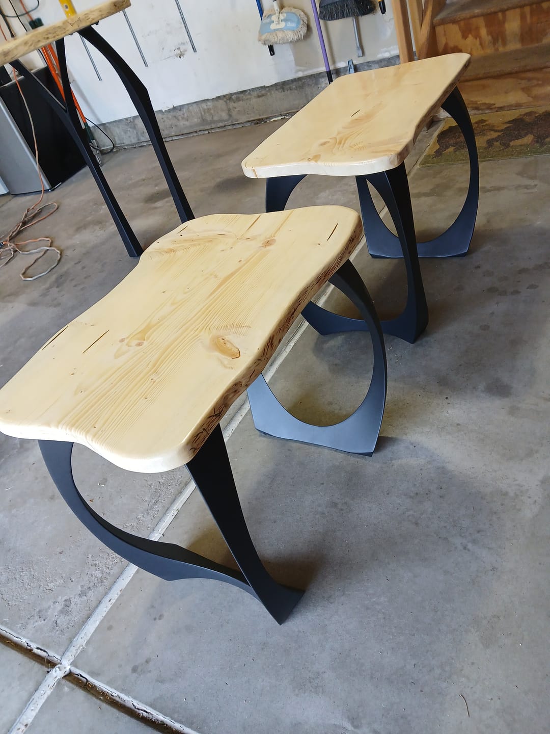 Customer photo review of End Table Legs 218 Cleo 20" H Unique Metal Furniture