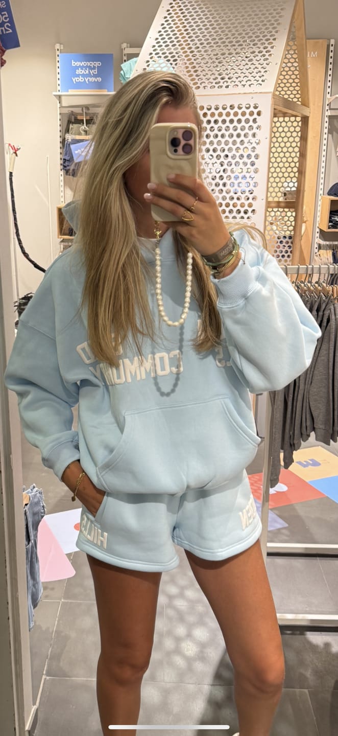 Customer photo review of GATED COMMUNITY SHORTS LIGHT BLUE