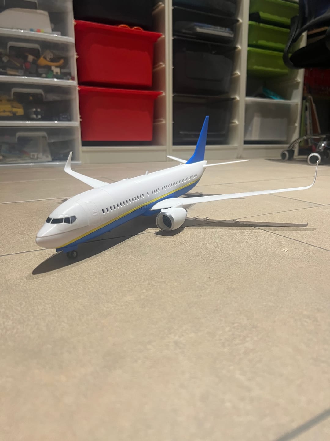 Customer photo review of 737-800 style aircraft model (1/80 scale) – Magnetic Cockpit