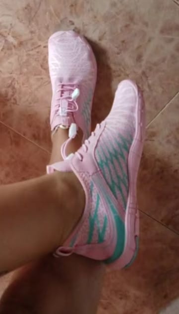 Customer photo review of Chaussures Pieds Nus Légères à Séchage Rapide