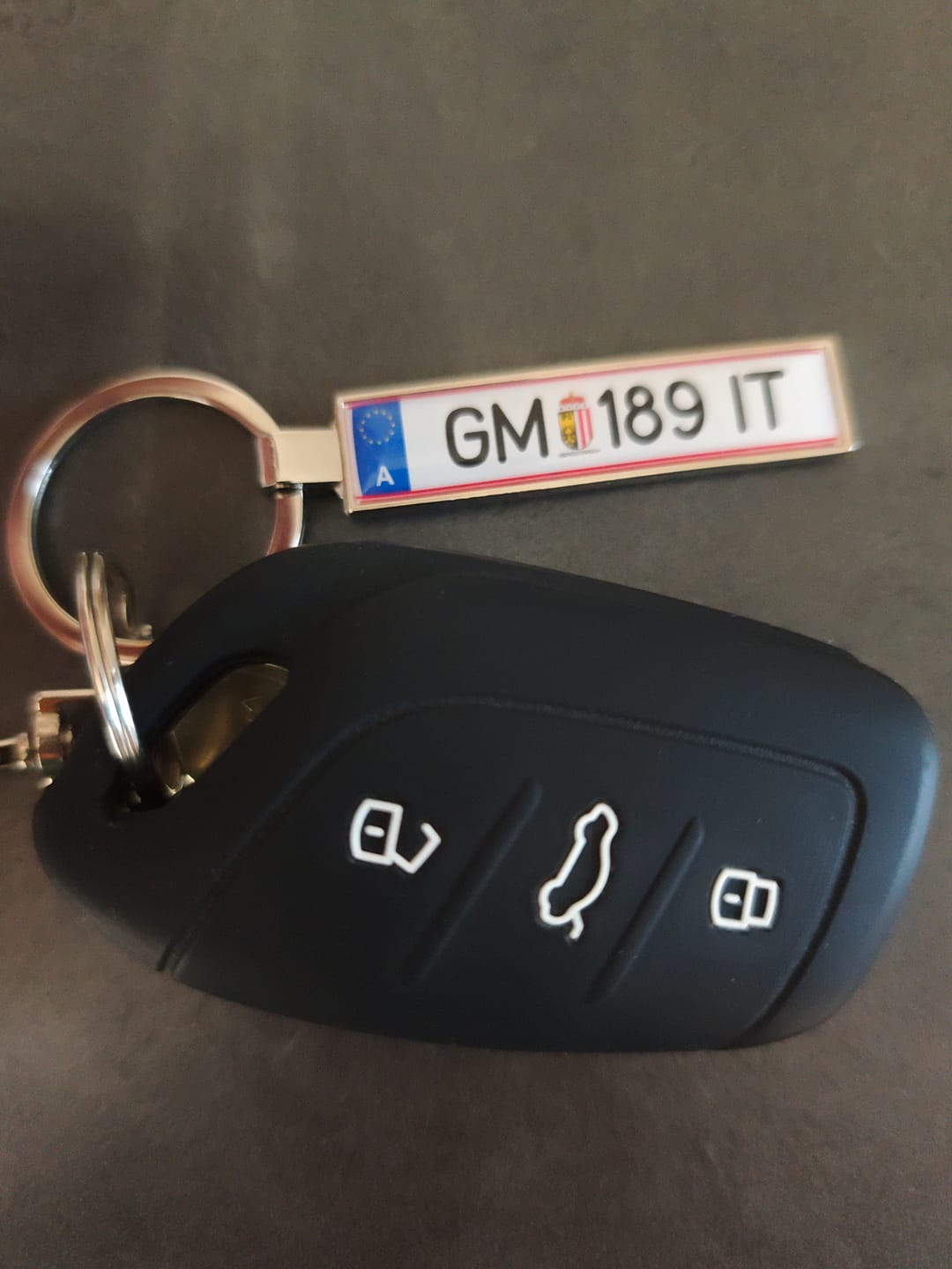 Customer photo review of Österreich Kennzeichen Schlüsselanhänger Mini Nummernschild Metall