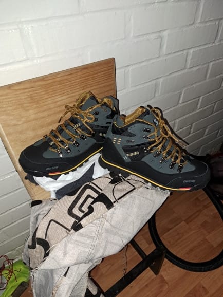 Customer photo review of Chaussures de Randonnée Imperméables & Robustes