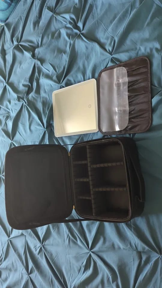 Customer photo review of Vireva Estuche de Maquillaje con Espejo LED