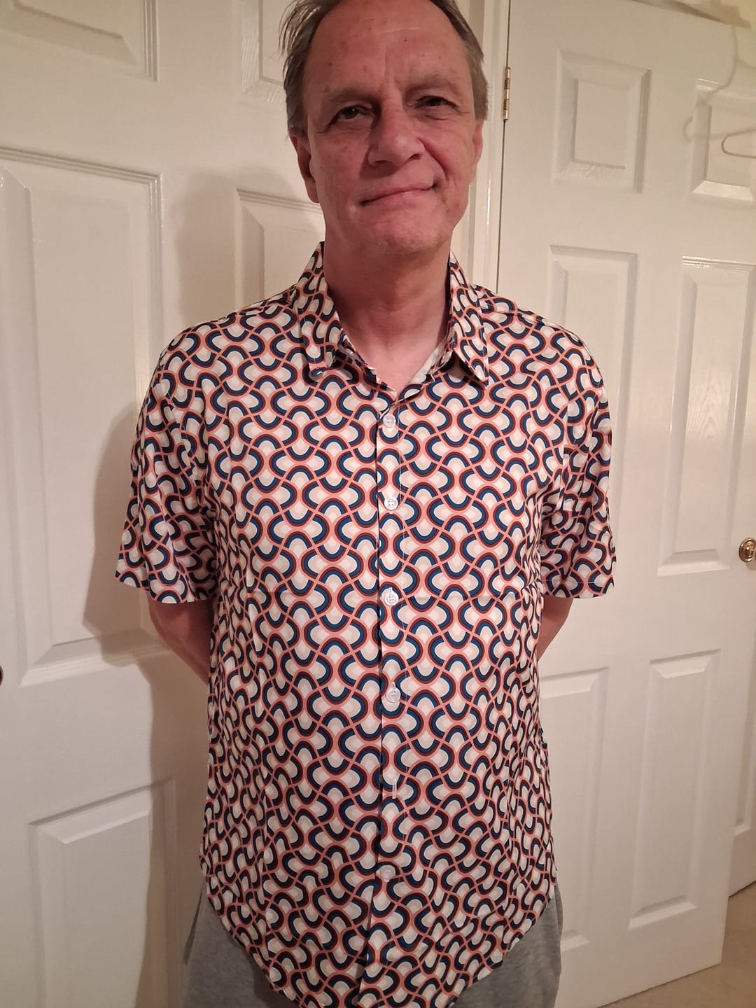 Customer photo review of Men's Retro Button Up Vintage Geometric Circle Cool Summer Beach Short Sleeve Shirt