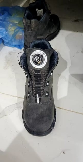 Customer photo review of Bottines de Sécurité Imperméables avec Bouton Rotatif