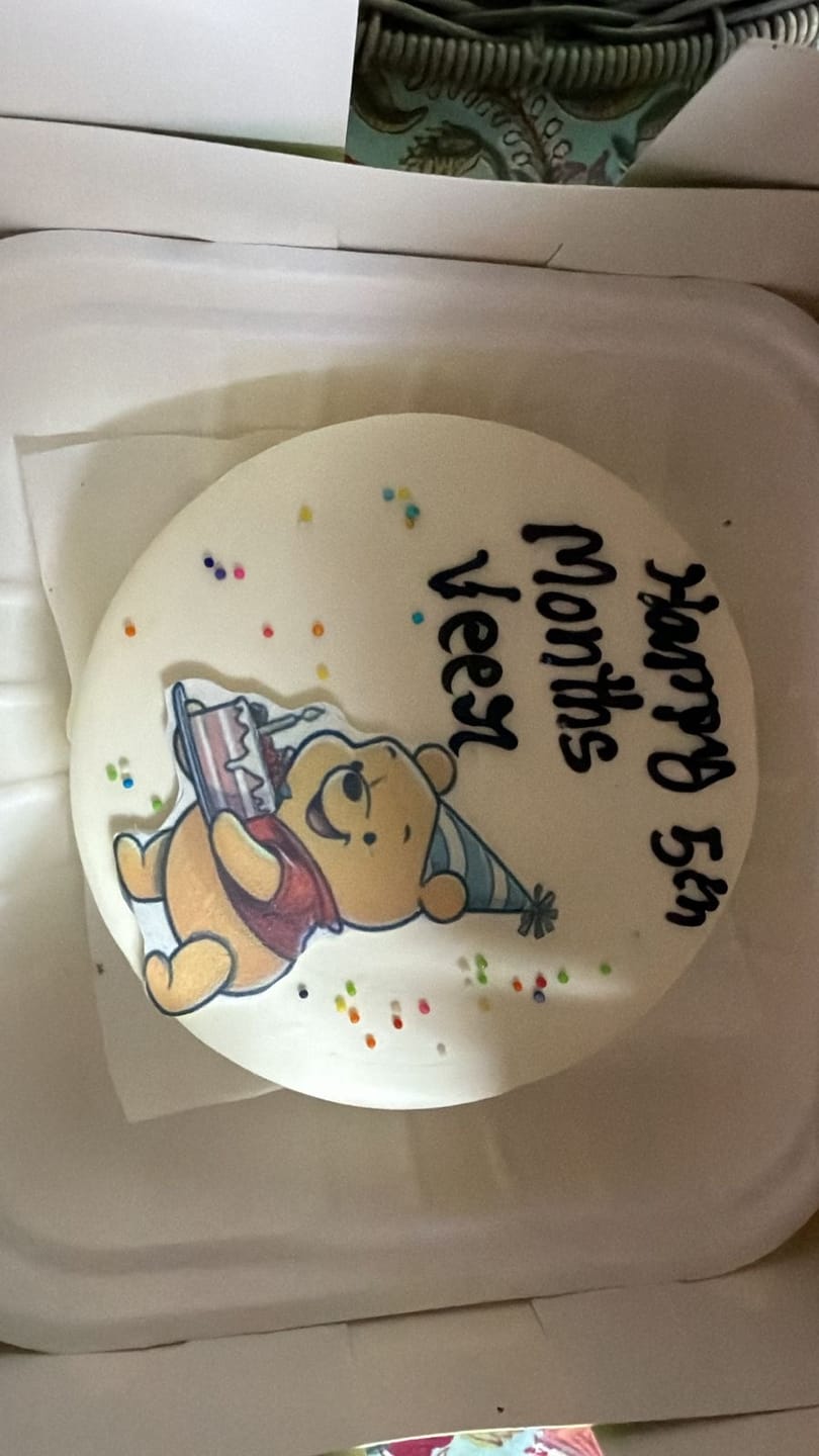 Customer photo review of Winnie the Pooh Honey Cake