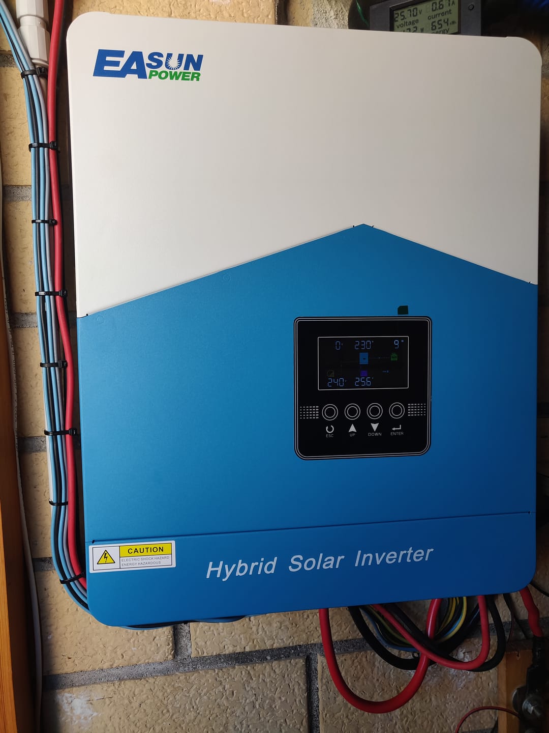 Customer photo review of EASUN POWER 4.2KW 24V Inverter ibrido fotovoltaico a doppia uscita con caricatore MPPT da 120A