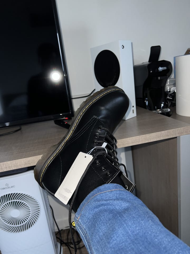 Customer photo review of Bottes Martin classiques haute qualité de style britannique