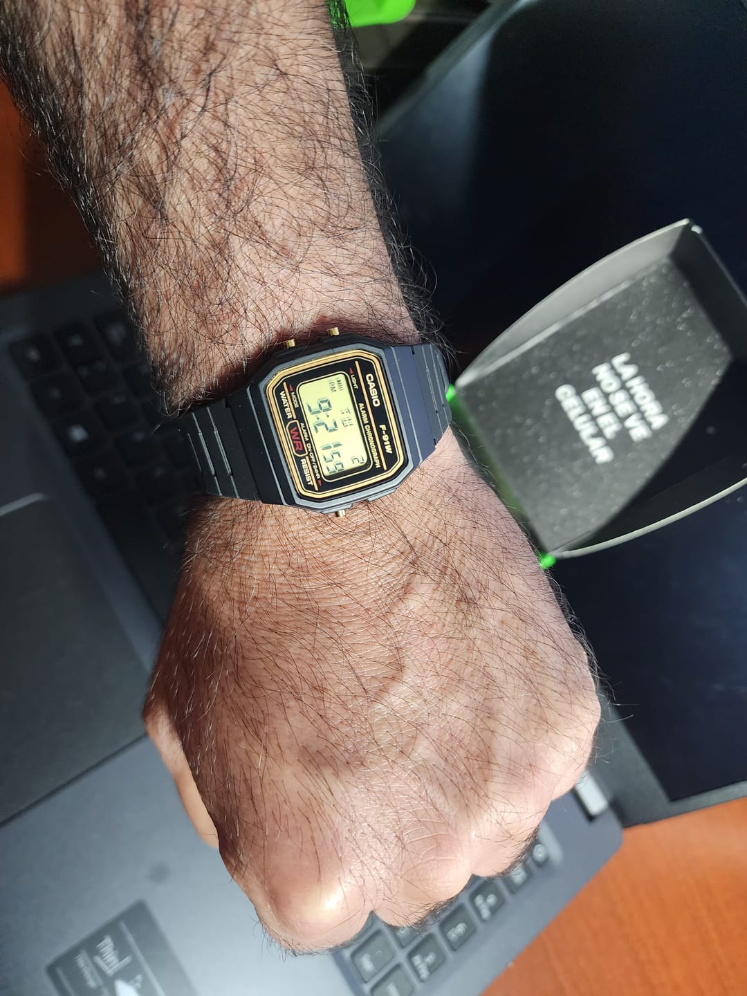 Customer photo review of Reloj Casio Vintage F-91WG-9SDF Clásico Líneas Amarillas