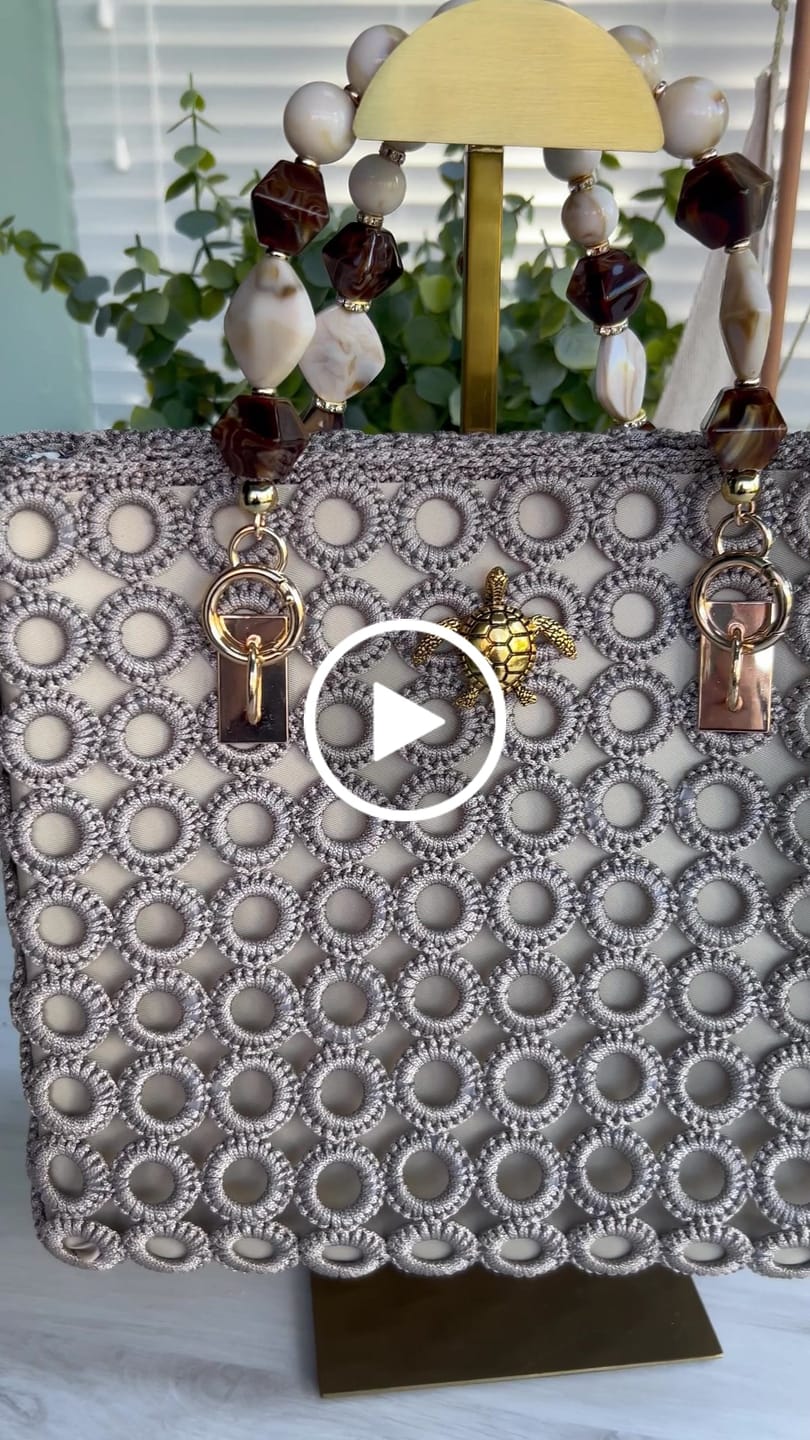 Customer video review of CrochetPark™ Garden Bee Crochet Bag Kit