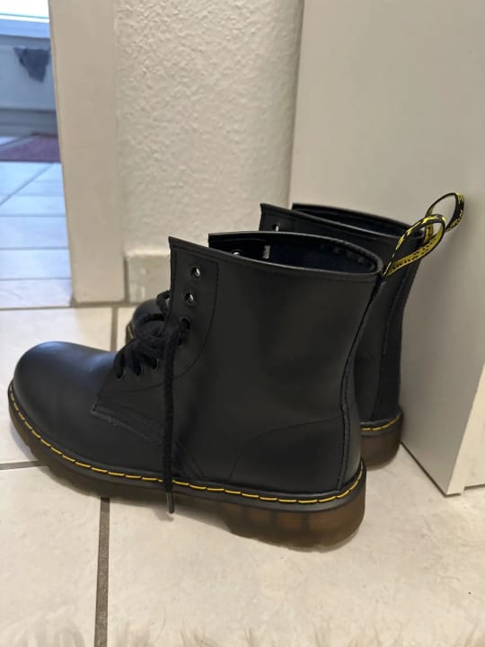 Customer photo review of Bottes Martin classiques haute qualité de style britannique