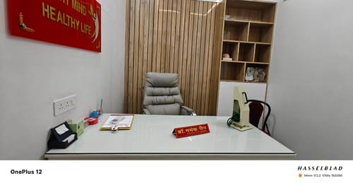 Customer photo review of Ettorez Fortuna High-Back Executive Leatherette Boss Chair