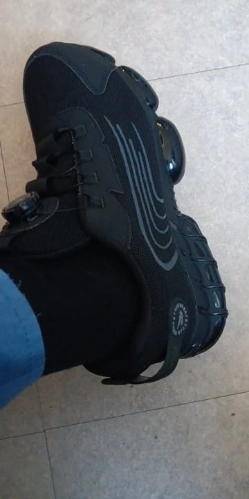 Customer photo review of Chaussures de Sécurité avec Lacet à Bouton Rotatif