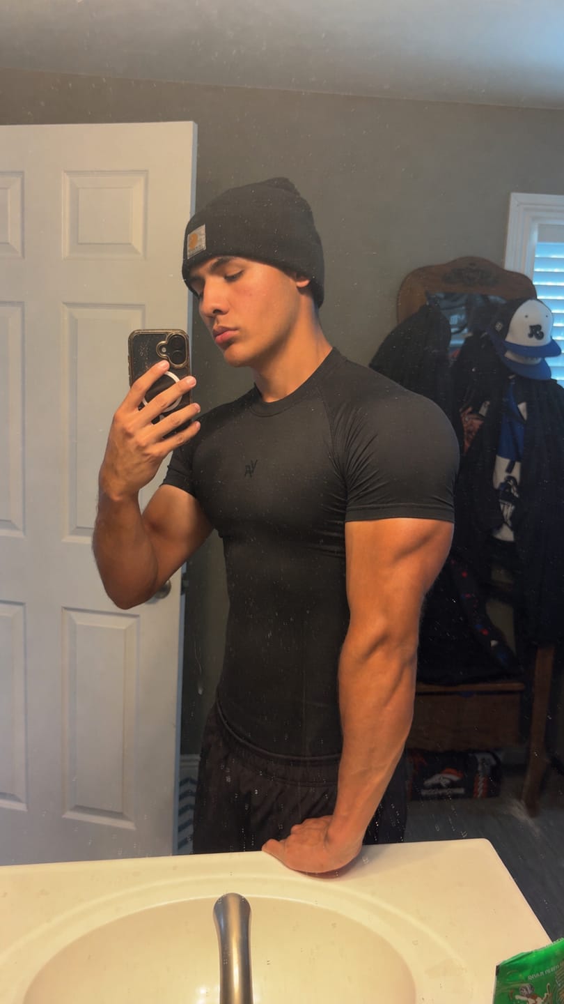Customer photo review of 4339 - Forme Compression Tees