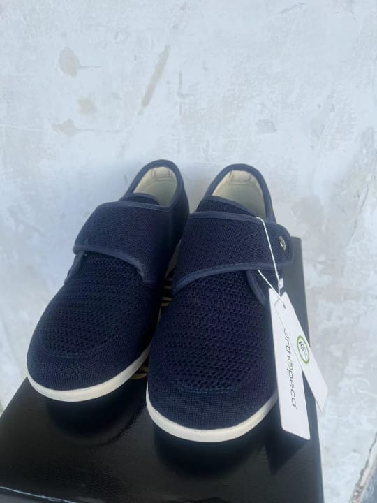 Customer photo review of Chaussures Orthopédiques Larges & Confortables