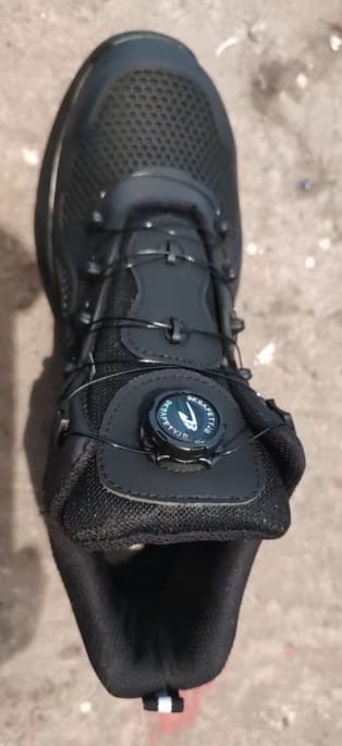 Customer photo review of Chaussures de Sécurité Hautes à Bouton Rotatif