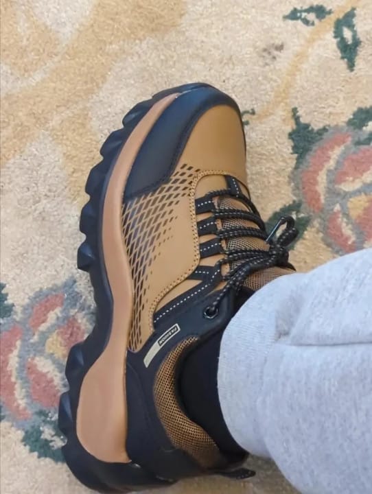 Customer photo review of Chaussures de Randonnée Imperméable Qualité Premium
