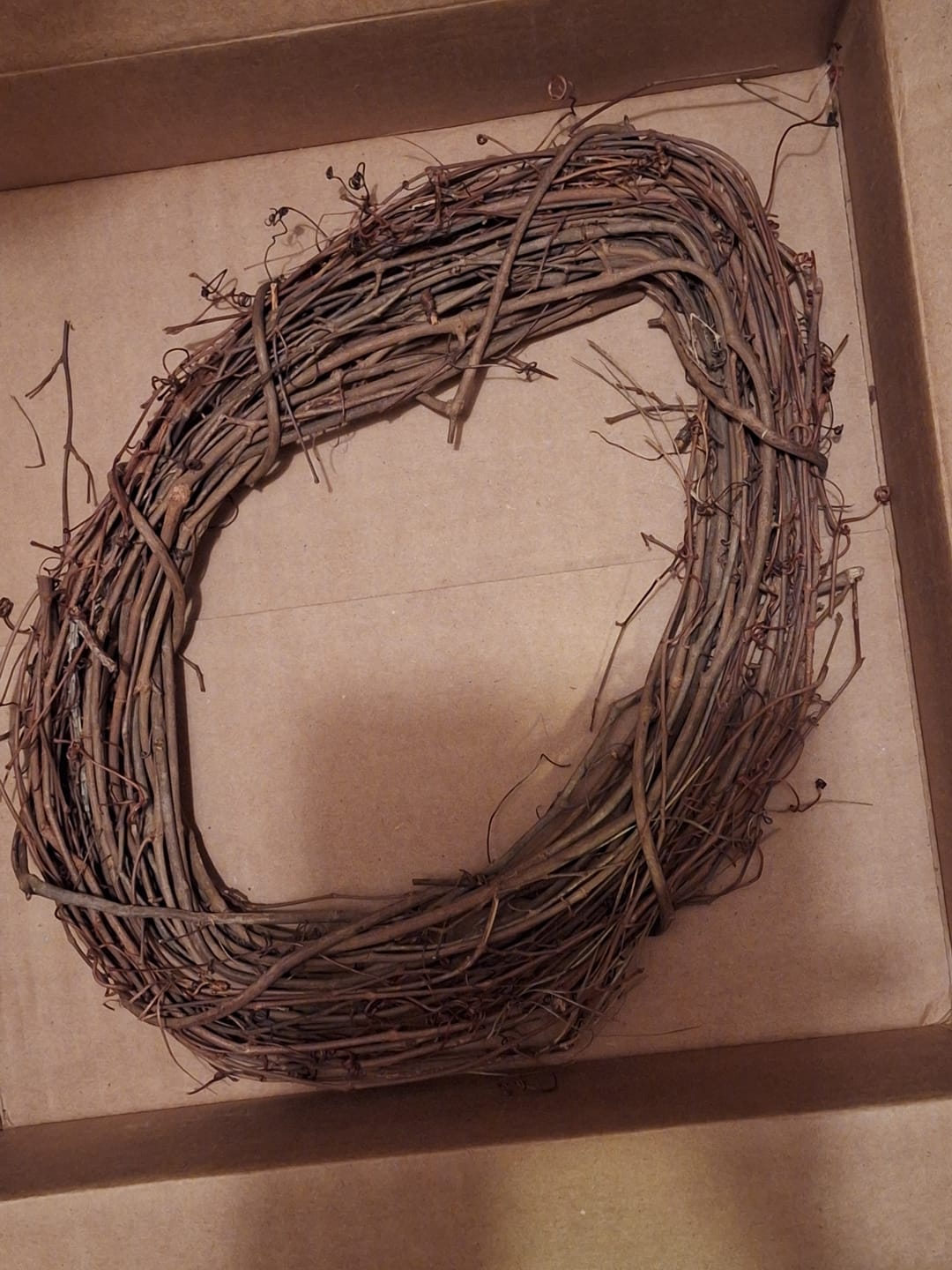 Customer photo review of 18" Oval Grapevine Wreath - DECOE-037