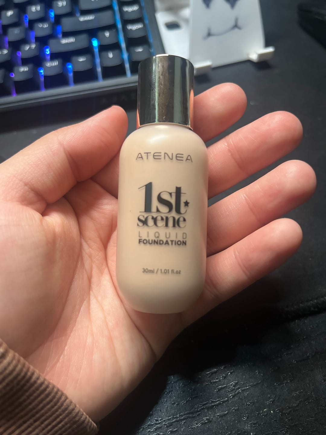 Customer photo review of BASE DE MAQUILLAJE LÍQUIDA 1ST SCENE