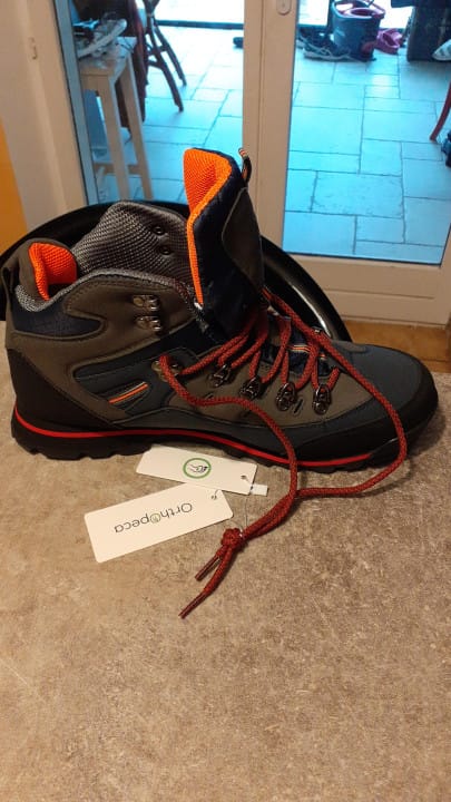 Customer photo review of Chaussures de Randonnée Imperméables & Robustes