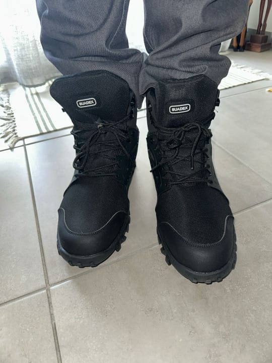 Customer photo review of Bottes de Sécurité Respirantes à Embout en Acier