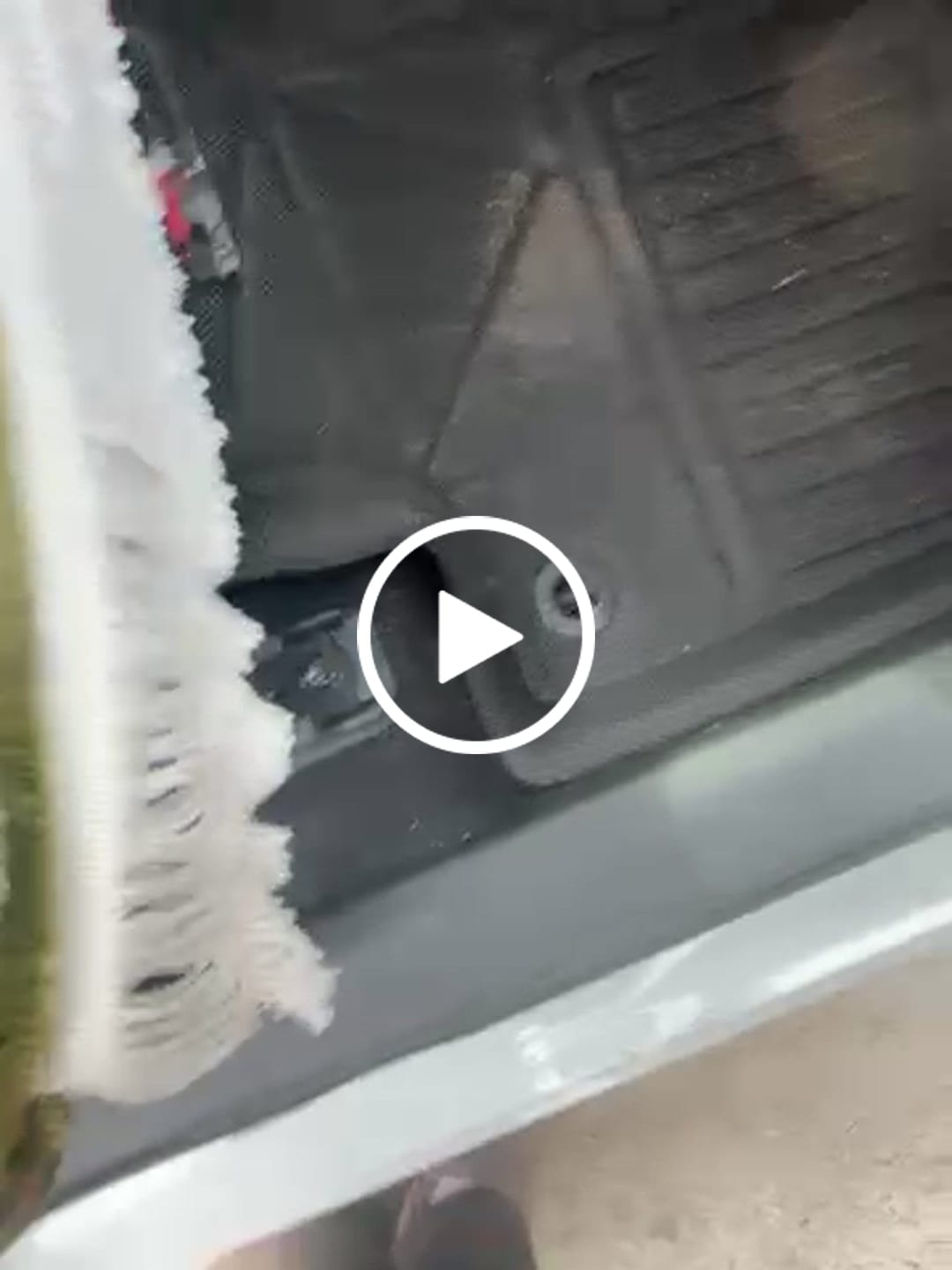 Customer video review of Sharkskin Custom-Fit Toyota RAV4 2019+ 3D TPE All-Weather Floor Mats