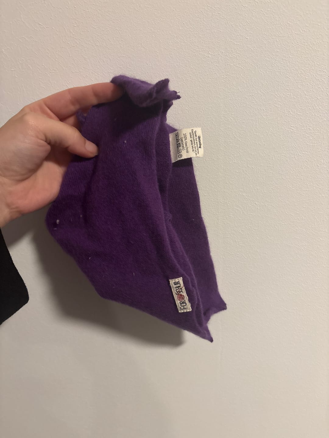 Customer photo review of Upcycling Kaschmir Kinder Halstuch mit Druckknöpfen Feige