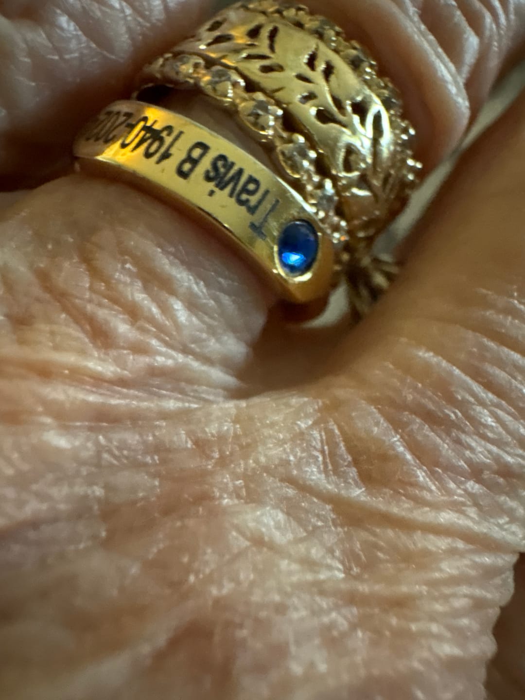 Customer photo review of For Memorial - Personalized Birthstone Name Memorial Ring