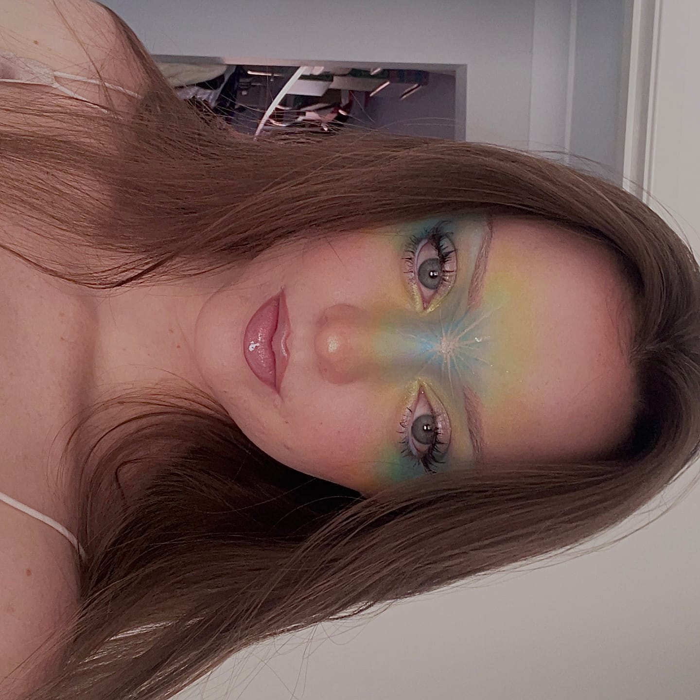Customer photo review of Creative Comeback XXXL Eyeshadow Palette