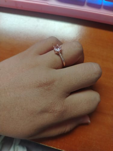 Customer photo review of ANILLO COMPROMISO CORONA ROSA BRILLANTE PANDORA