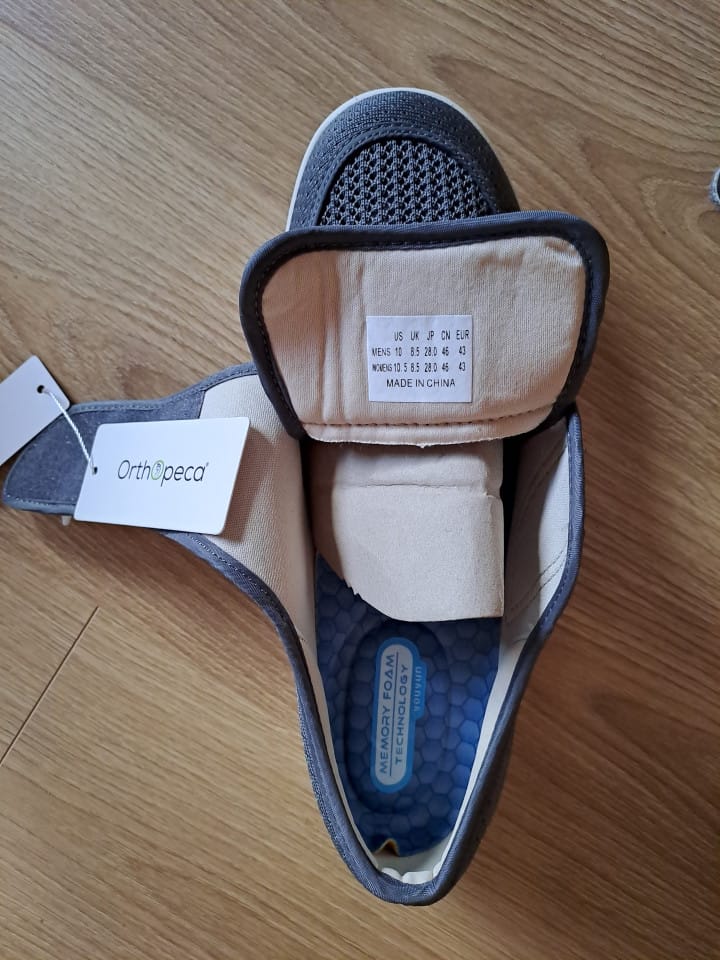 Customer photo review of Chaussures Orthopédiques Larges & Confortables