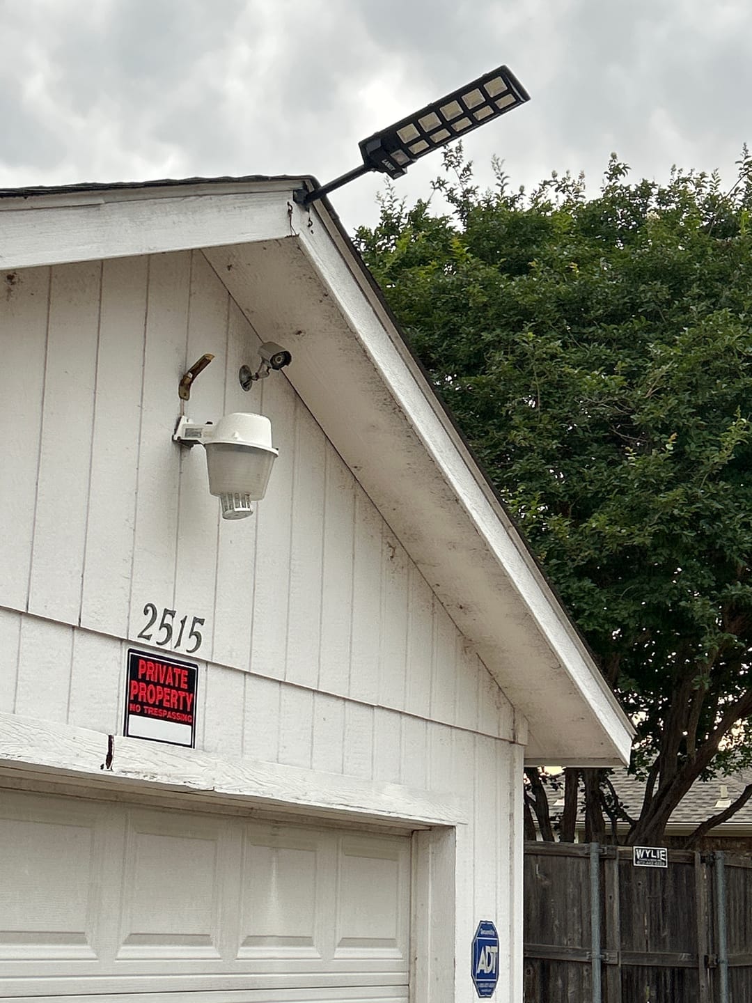 Customer photo review of 60W 90W Solar Outdoor Dusk to Dawn Lights with Remote Control