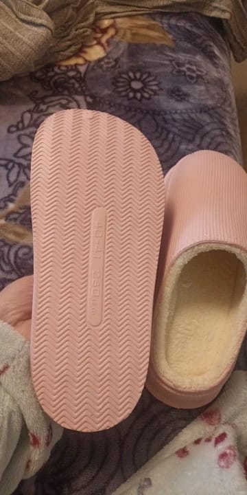 Customer photo review of Pantoufles d'Hiver Antidérapantes