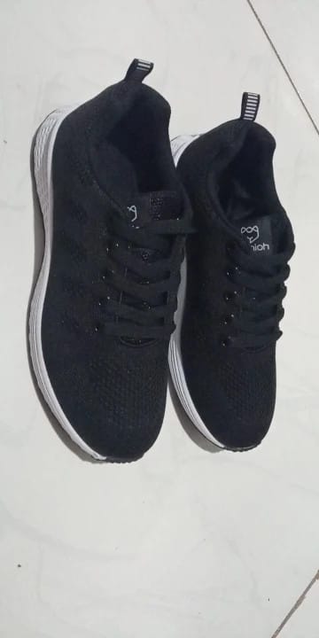 Customer photo review of Baskets de Sport Ultra-légères et Confortables