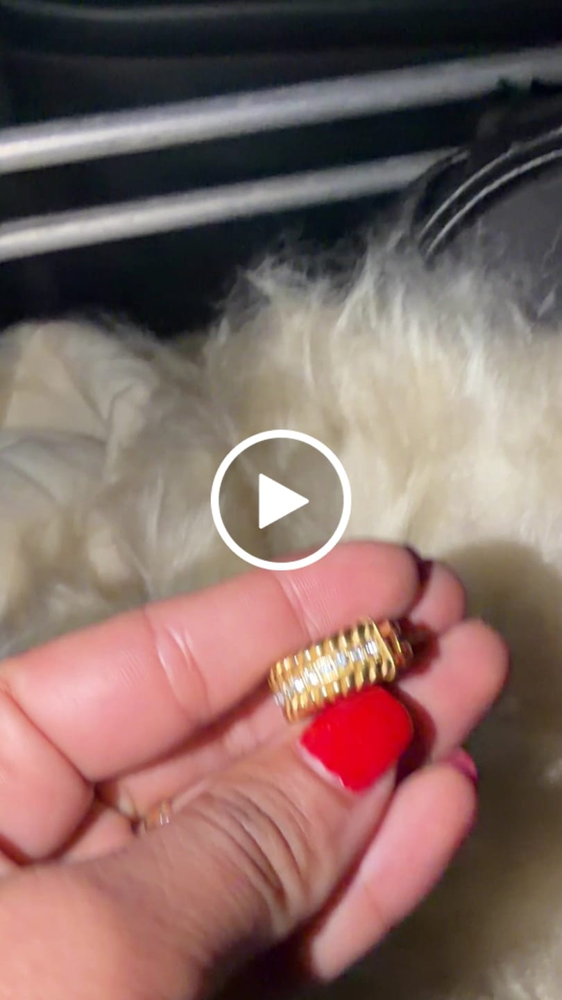 Customer video review of Anel Brilhante Banhado em Ouro 18K