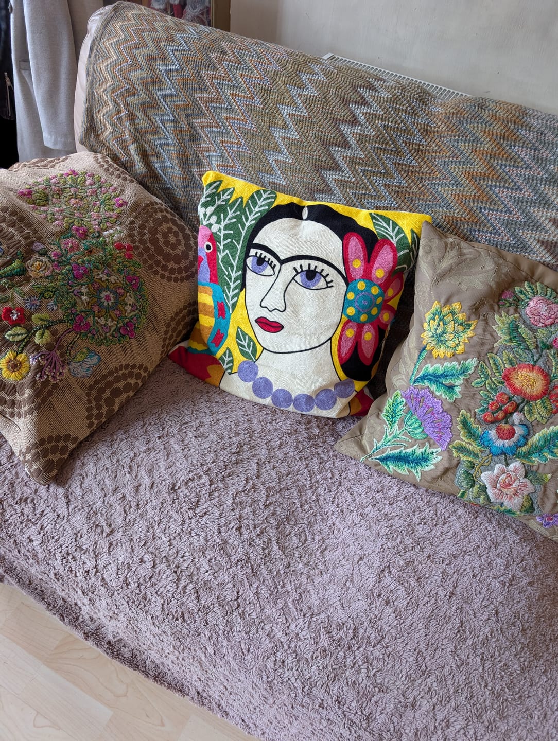 Customer photo review of Frida Kahlo Embroidery pillow Cases