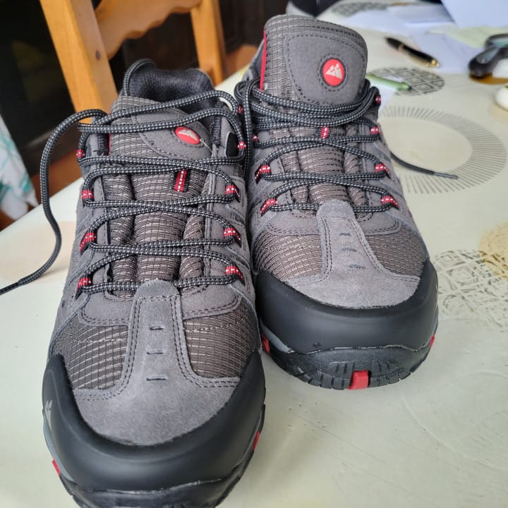 Customer photo review of Chaussures de randonnée en cuir suédé pour homme