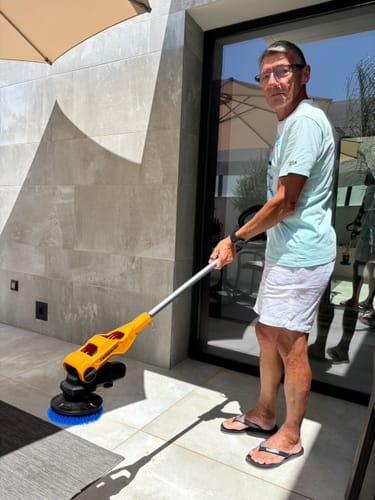 Customer photo review of 12V Twin Brush Cordless Telescopic Power Scrubber
