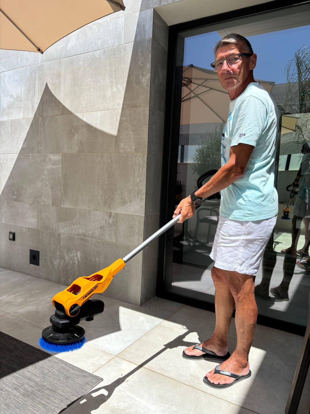 Customer photo review of 12V Twin Brush Cordless Telescopic Power Scrubber