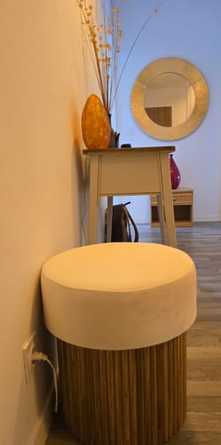 Customer photo review of OTSU - Pouf en velours beige et base en bois