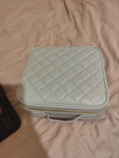 Customer photo review of Vireva Estuche de Maquillaje con Espejo LED