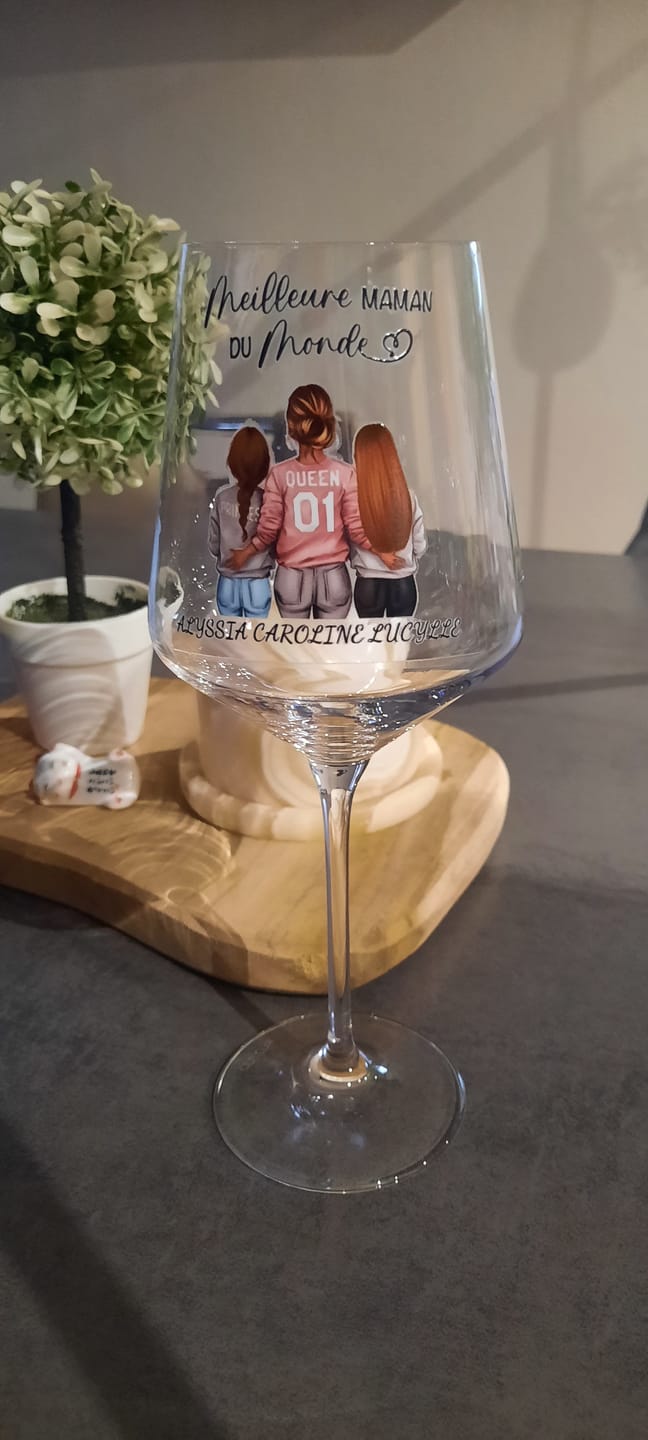Customer photo review of Tous les jours – Verre à vin personnalisé pour la Fête des Mères et la Fête des Pères