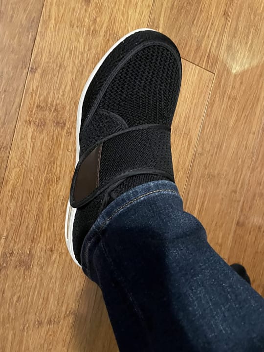 Customer photo review of Chaussures Orthopédiques Larges & Confortables