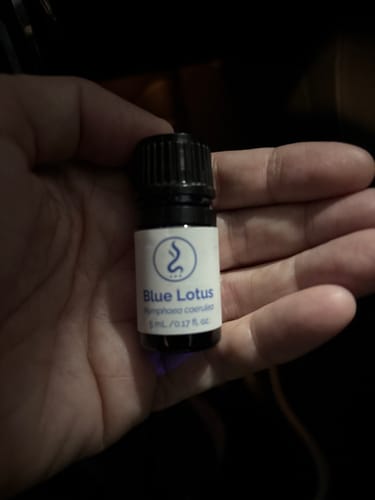 Customer photo review of Isara – Botanical Face Serum | Roll-On