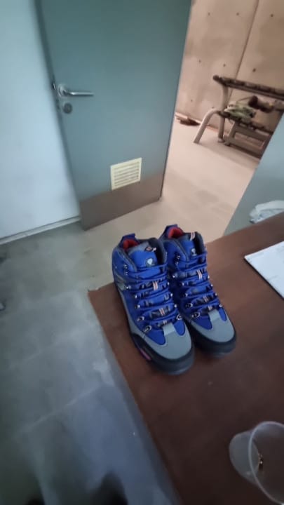 Customer photo review of Chaussures de Randonnée Imperméables & Robustes