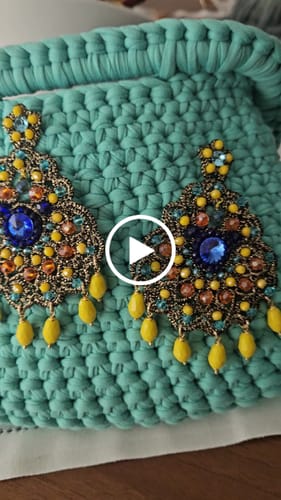 Customer video review of Orecchini Campania L
