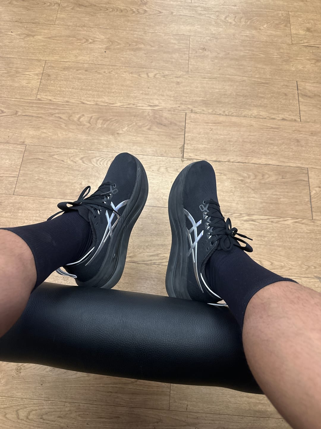 Customer photo review of Asics Gel Nimbus 28 Hombre Platinum Black