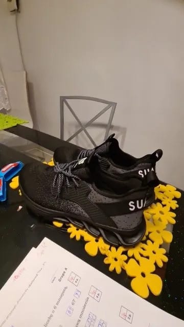 Customer photo review of Chaussures de Sécurité Légères & Respirantes