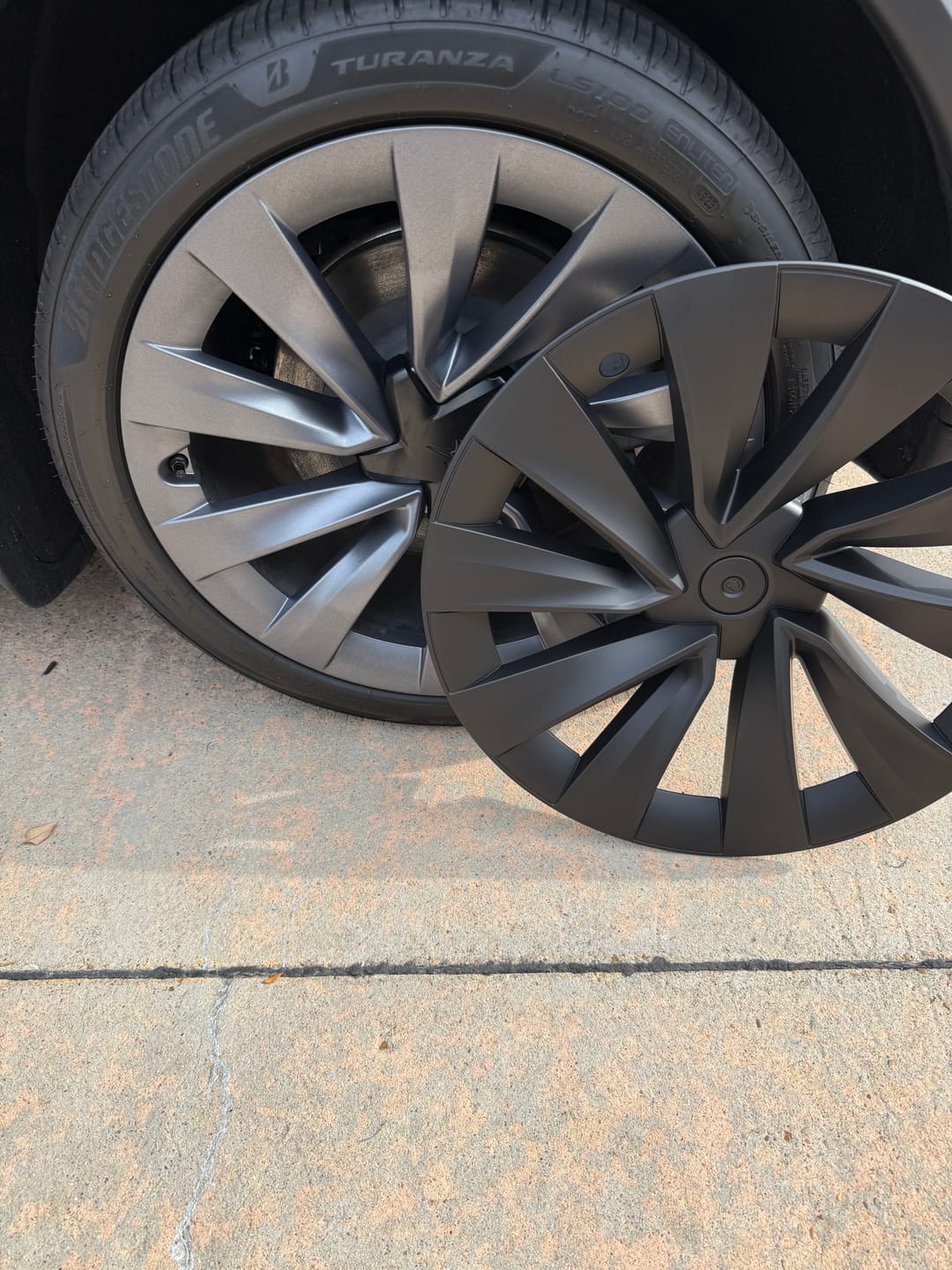 Customer photo review of TESPLUS 20'' Helix 2.0 Style Wheel Cover For Model Y Juniper