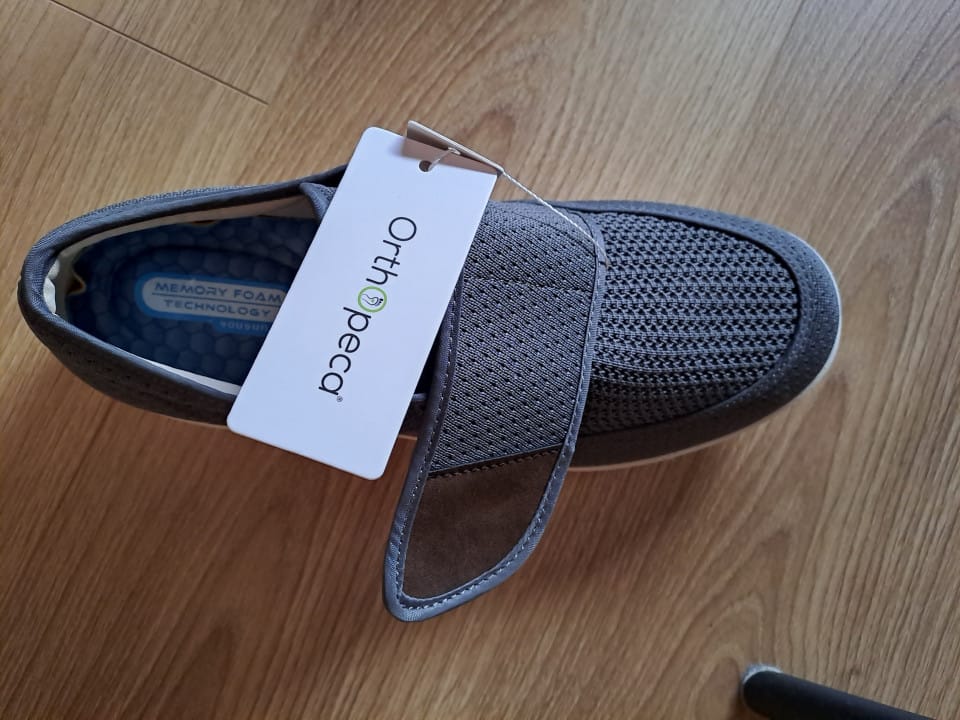 Customer photo review of Chaussures Orthopédiques Larges & Confortables